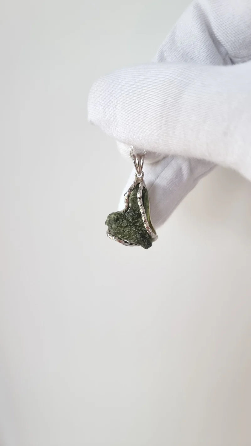 Raw Moldavite Pendant – Untouched Tektite Elegance