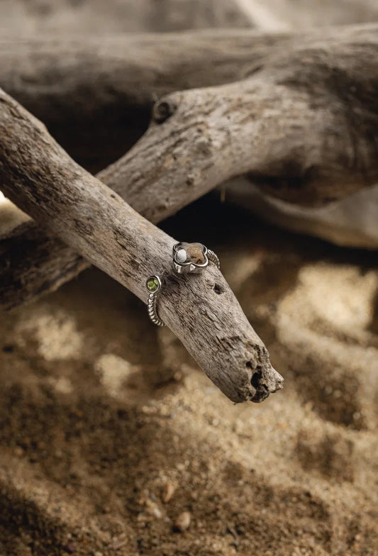 Sericho & Moldavite Clover Ring – Cosmic Harmony