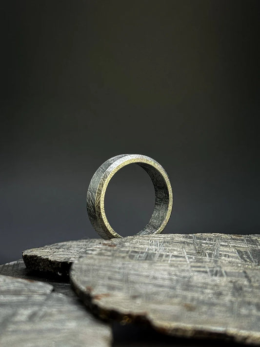 Flat Solid Muonionalusta Meteorite Ring